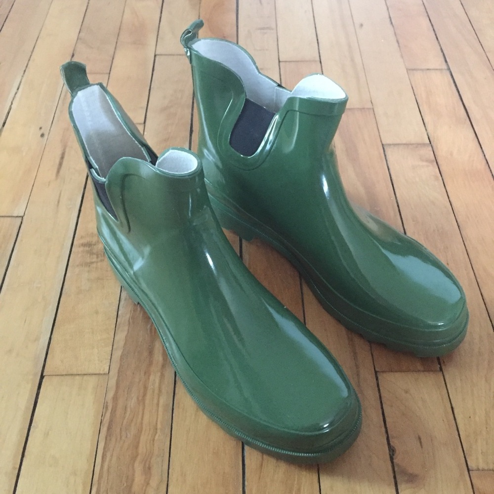 NWOT Star Bay Green Ankle Rain Boots